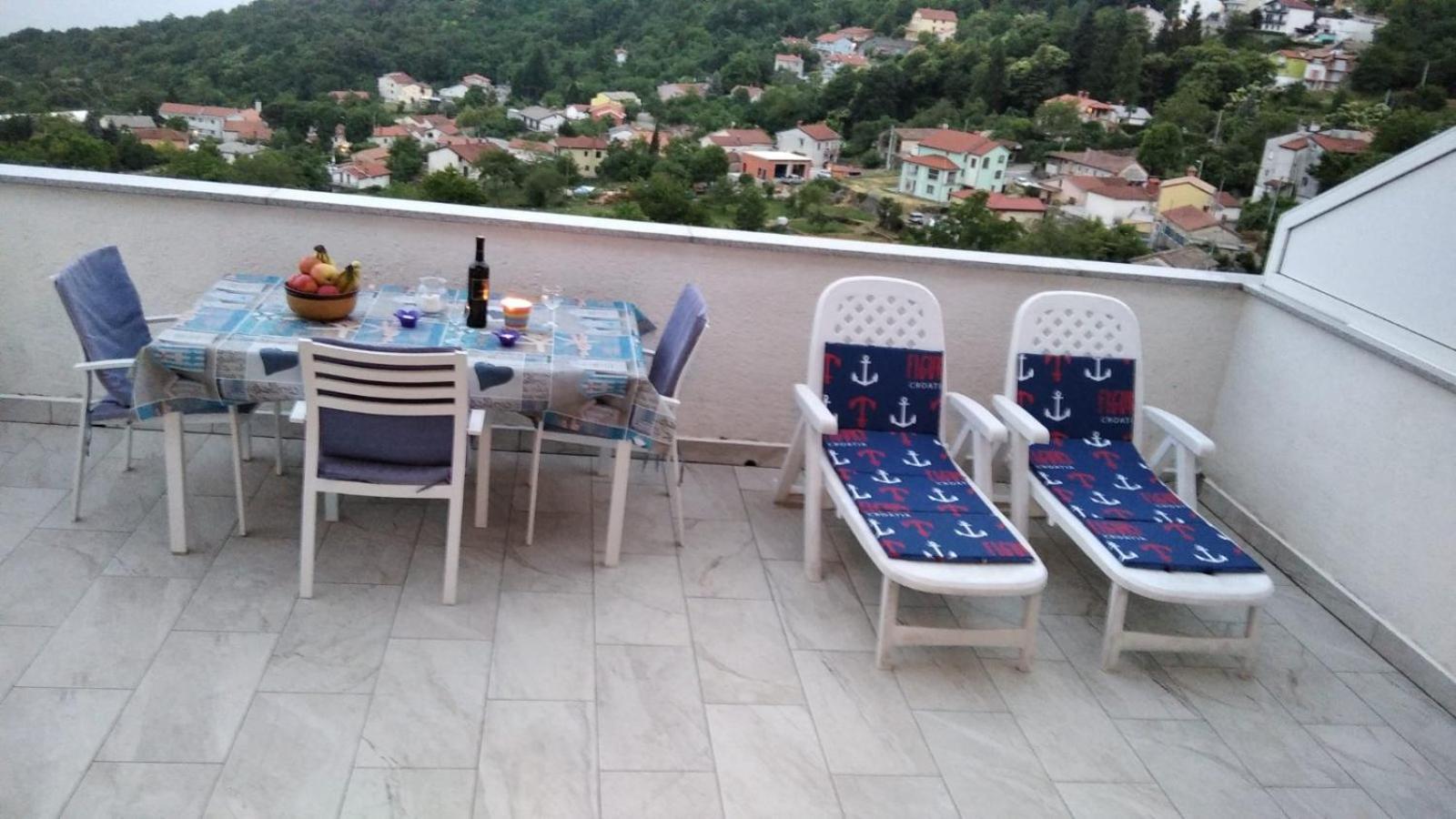 Apartment Miro- 5 Km From Opatija 마툴지 외부 사진