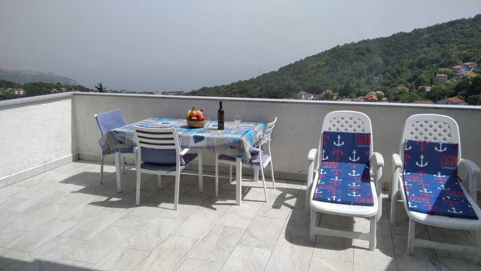 Apartment Miro- 5 Km From Opatija 마툴지 외부 사진