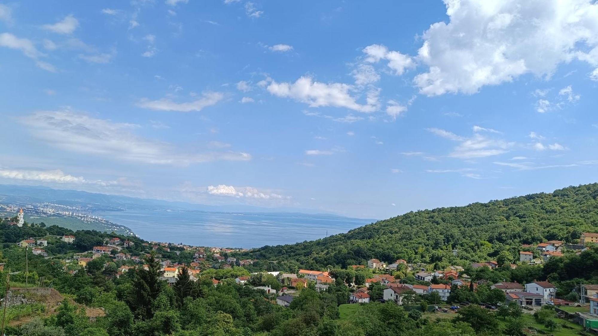 Apartment Miro- 5 Km From Opatija 마툴지 외부 사진