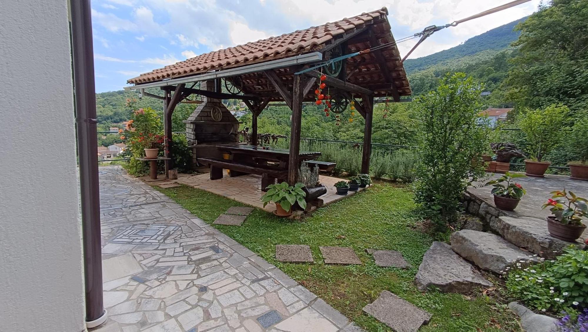 Apartment Miro- 5 Km From Opatija 마툴지 외부 사진