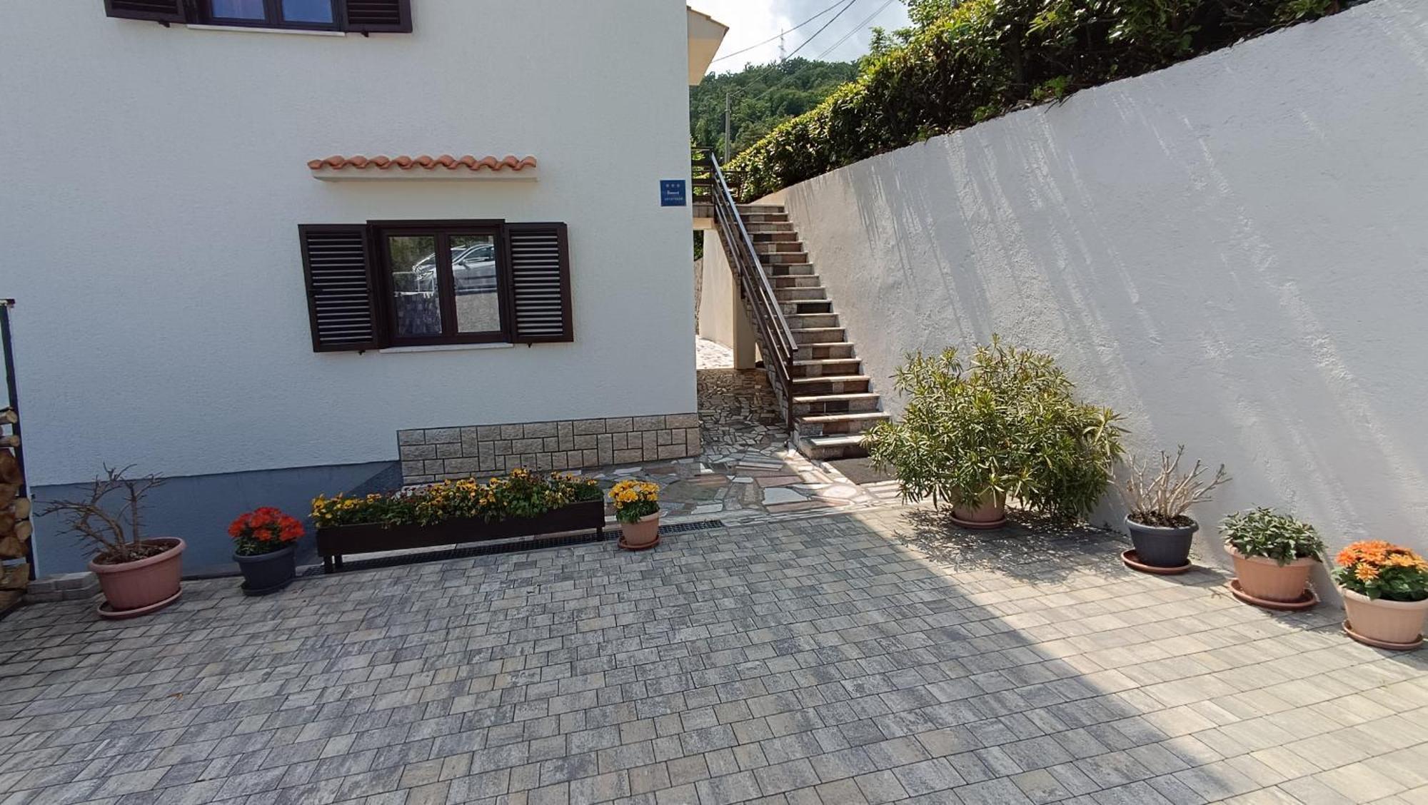 Apartment Miro- 5 Km From Opatija 마툴지 외부 사진